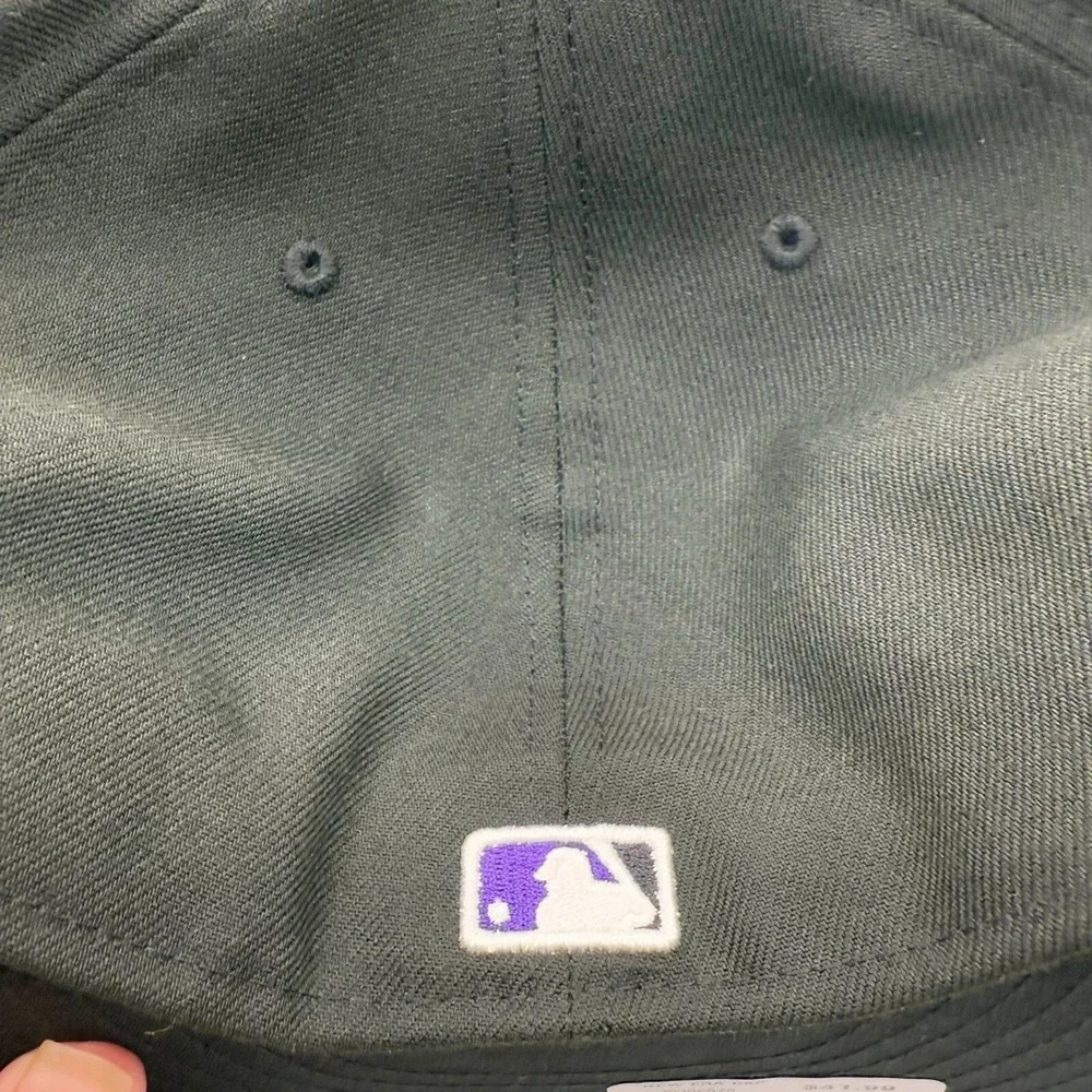 New Era 59Fifty Colorado Rockies Baseball Black/Purple Fitted Hat‎ 6 7/8